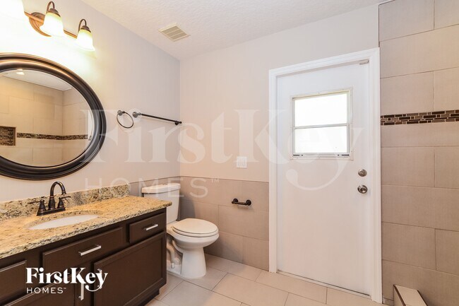 Building Photo - 13219 Lakewind Dr