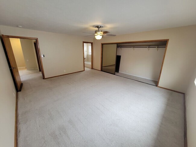 Building Photo - 249