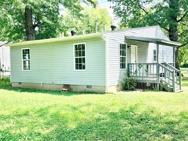 Building Photo - 6610 Elmwood Ave