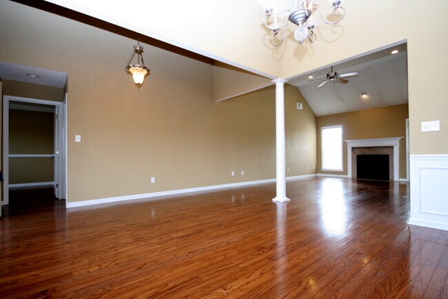 Building Photo - 176 Timber Oak Rd