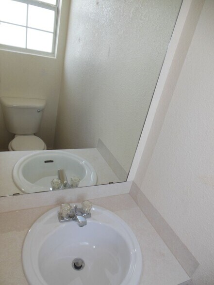 Building Photo - 4502 Deek Dr