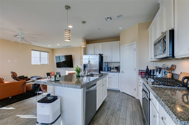 Building Photo - 172 Petaluma Valley Dr