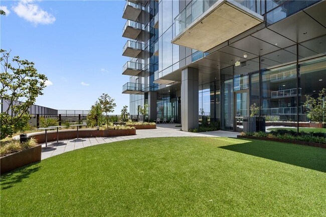 Building Photo - 44 East Ave