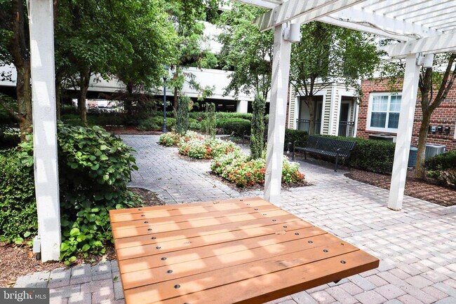 Building Photo - 12929 Centre Park Cir