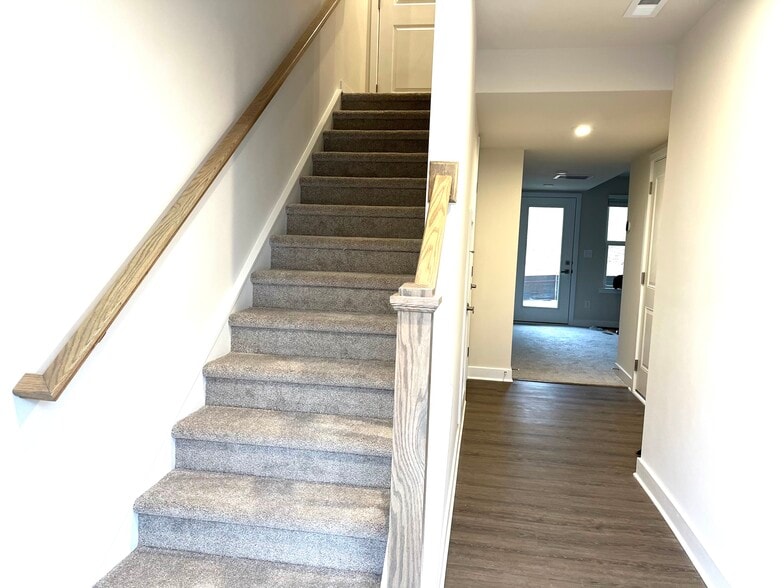 Building Photo - 4125 Auburn Oak Ln