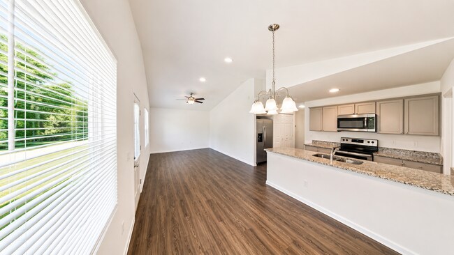 Building Photo - Charming 3 Bedroom, 2 Bathroom Home for Rent in Summerfield, FL