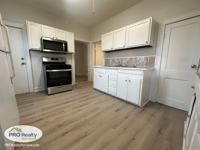 Building Photo - 201 20th Ave NE