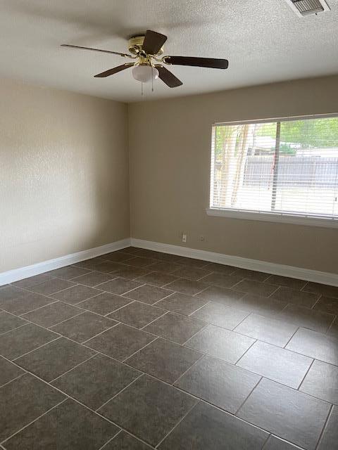 Building Photo - 830 Ross Cir