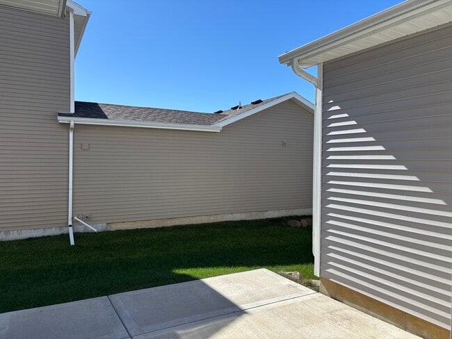 Building Photo - 620 Sugar Maple Ln