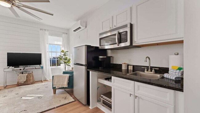 Building Photo - 10343 E County Hwy 30A