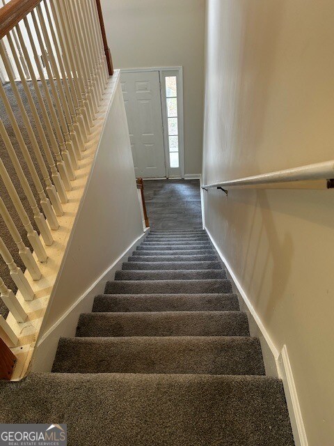 Building Photo - 5675 Hampton Ct