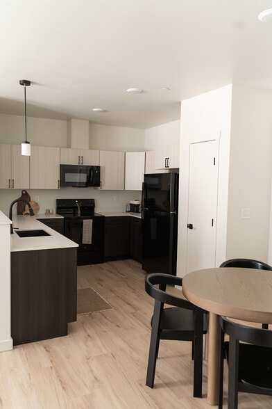 Building Photo - Brisa Heights