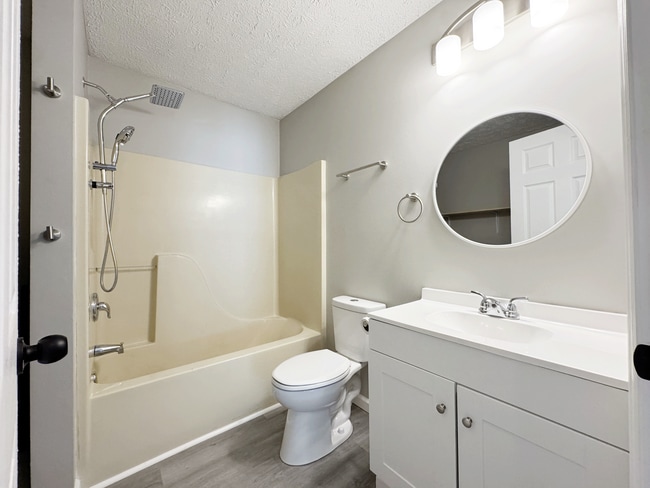 Building Photo - 220 Virginia Ave