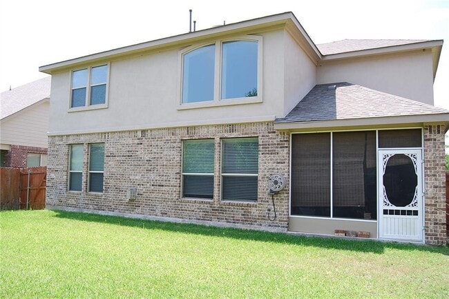 Building Photo - 1807 Harvest Bend Ln
