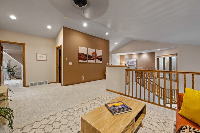 Building Photo - 23679 Dogleg Dr