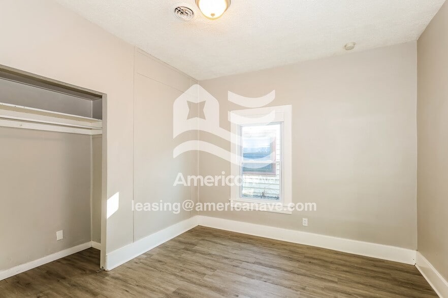 Building Photo - 624 Dresden Ave