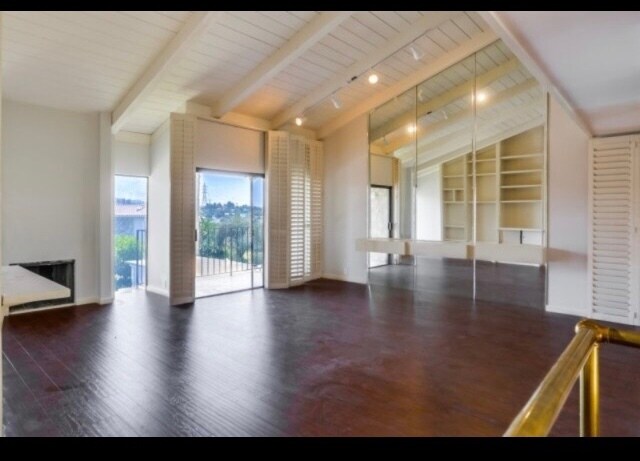 Living room - 1941 Alga Rd