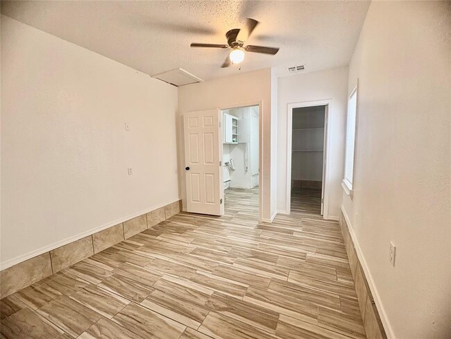 Building Photo - 1228 SW 50th St