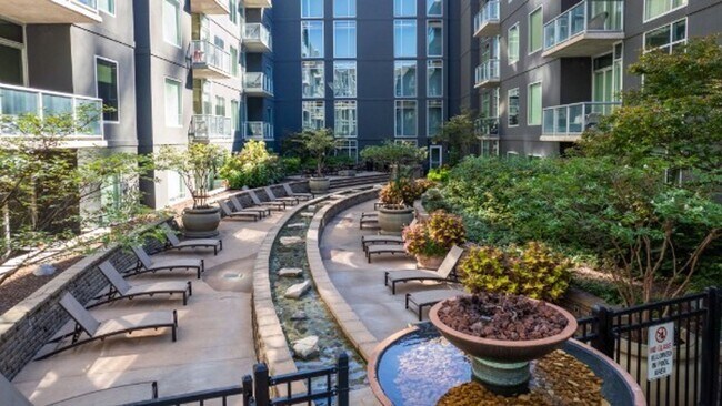 Building Photo - Fully Furnished 15th Floor Condo At Icon I...