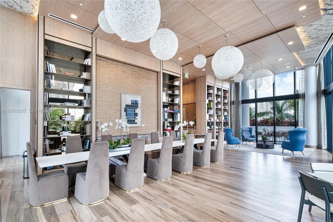 Building Photo - 5500 Island Estates Dr