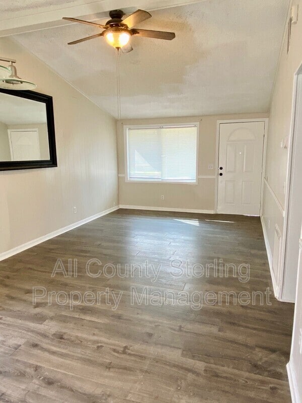 Building Photo - 1848 Howland Blvd
