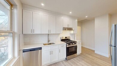 Building Photo - 391 Linwood Ave