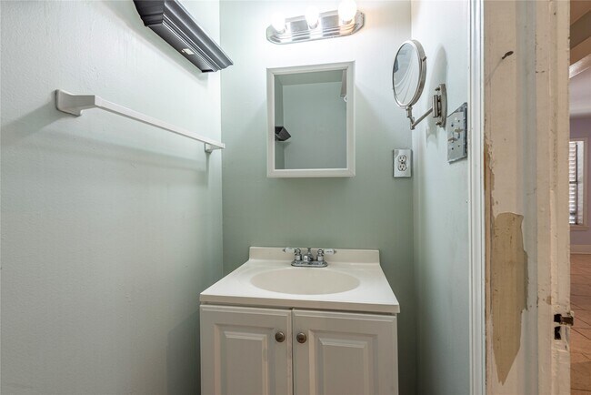 Building Photo - 1816 20th St