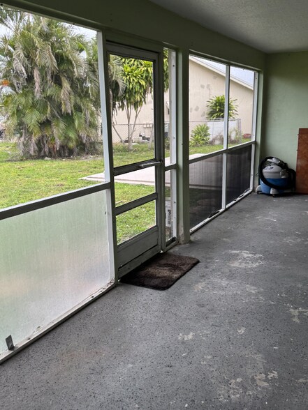 Building Photo - 19323 Carolina Cir