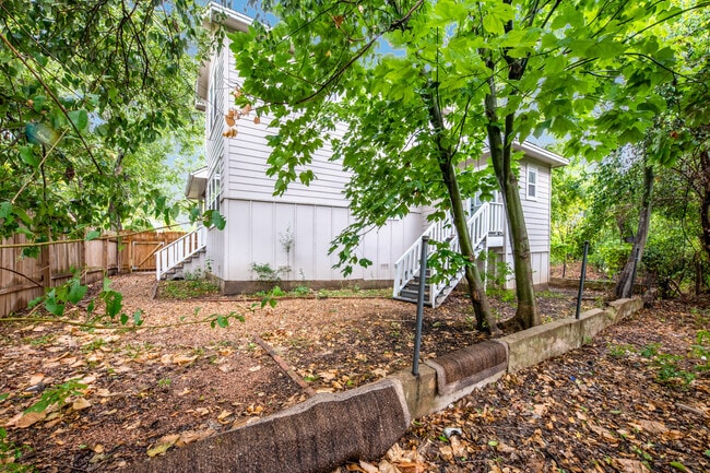 Building Photo - 2809 E 22nd St