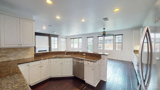 Building Photo - Beautiful Home in Eastside Coast Mesa