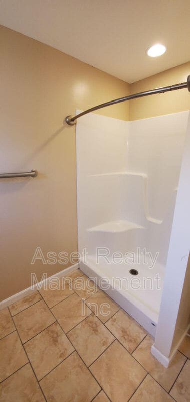 Building Photo - 302 Joel Rd