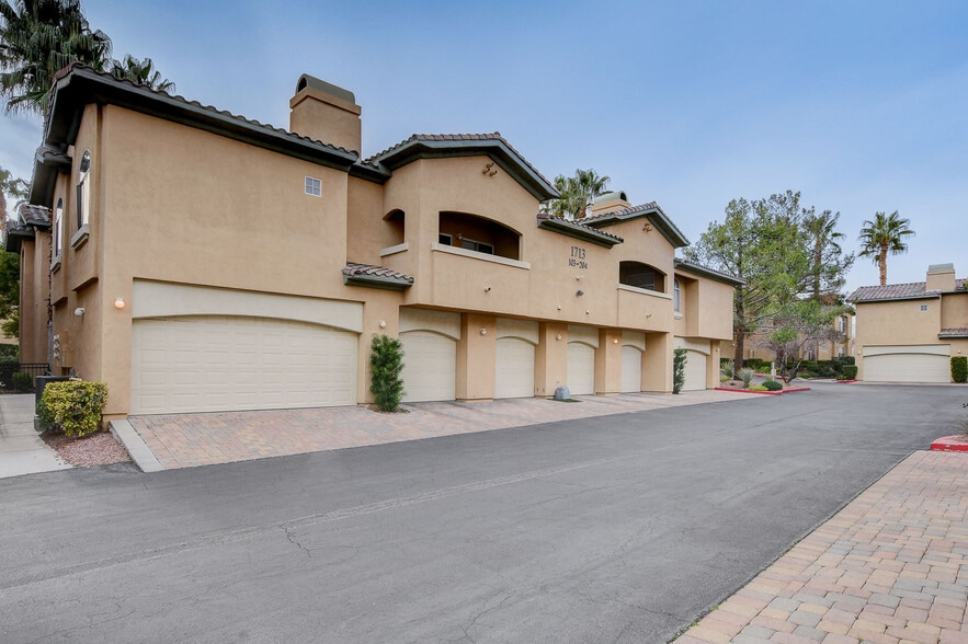 Building Photo - 1713 Sky of Red Dr