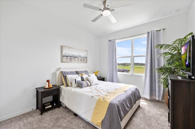 Building Photo - 12195 Stirrup Dr