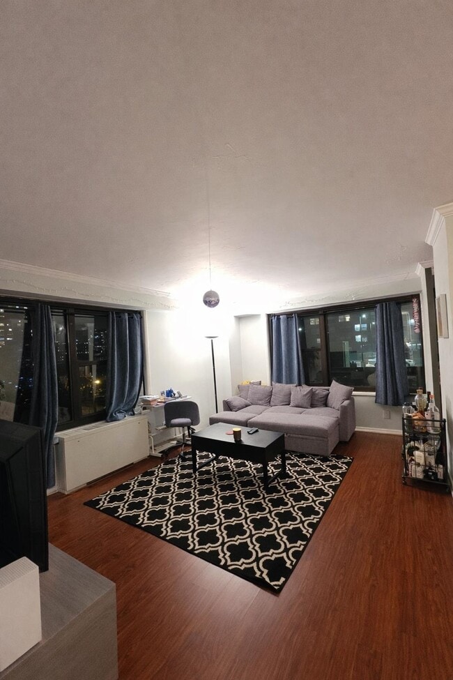 Building Photo - 135 Montgomery St