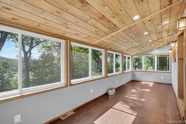 Building Photo - 6 Deer Trail N