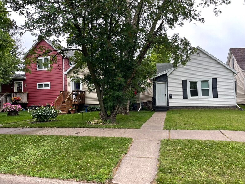 Primary Photo - 220 S 61st Ave W