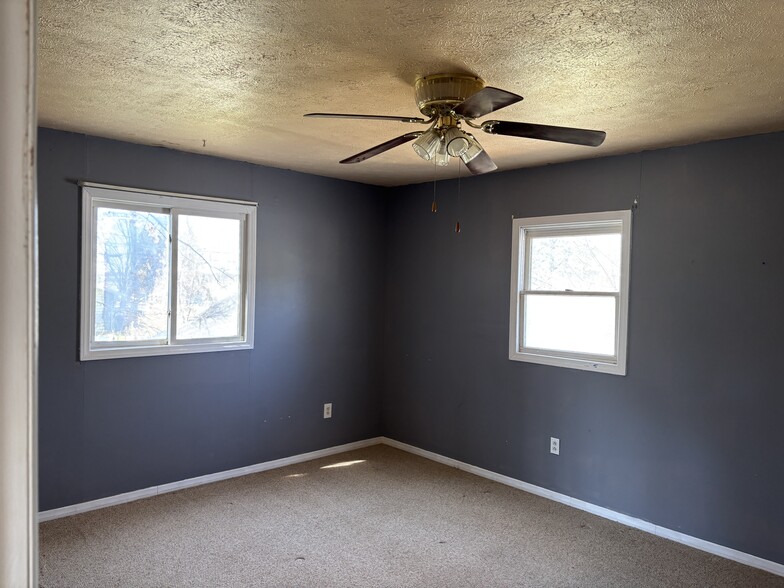 Main Bedroom - 4872 Byron Dr