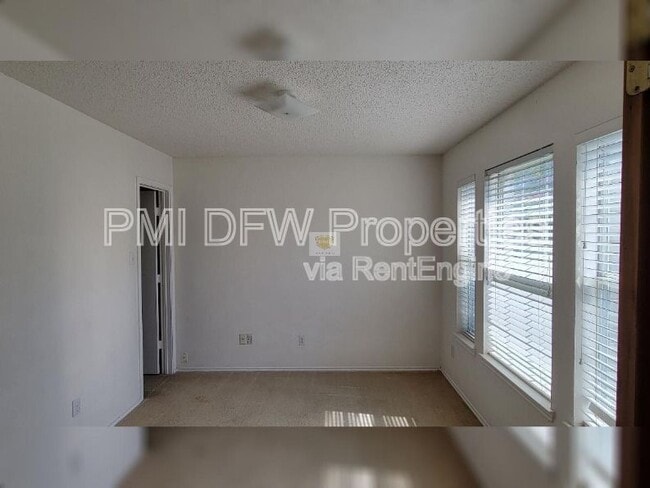 Building Photo - 822 Kipling Dr