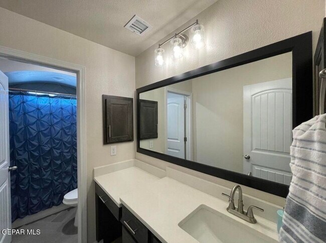 Building Photo - 420 Villa Socorro Pl