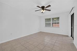 Building Photo - 658 Royalty Ct