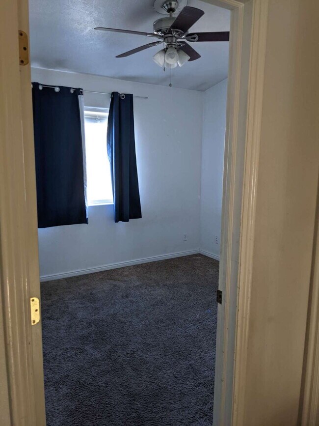 Building Photo - 3-Bed Townhouse in Saint George with Spacious 1400 Sq Ft Layout "