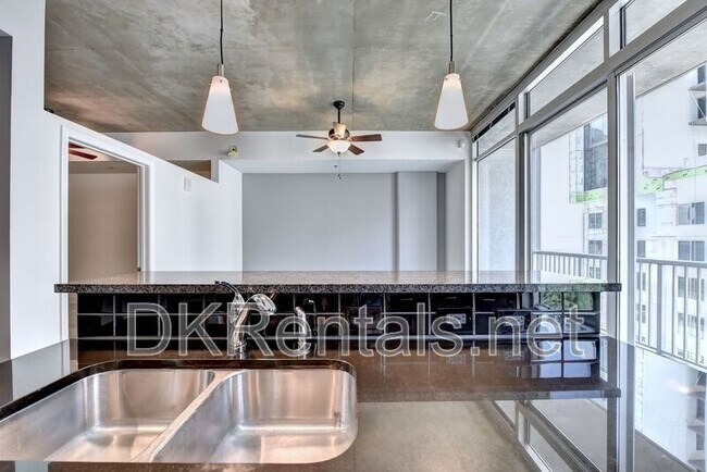 Building Photo - 44 Peachtree Pl NE