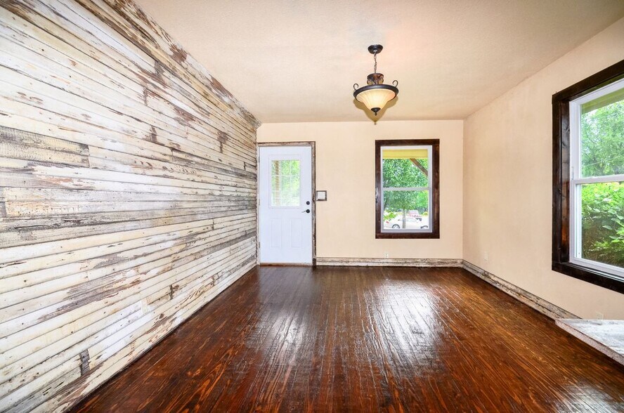 Building Photo - 1421 N Cleveland Ave