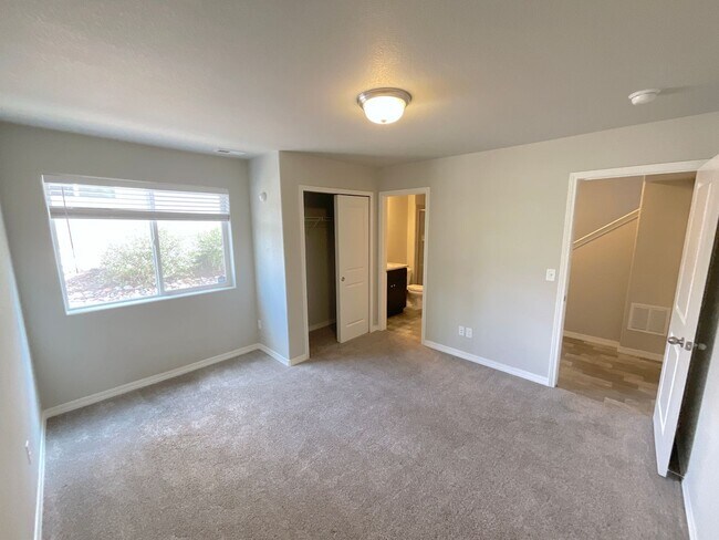 Building Photo - 2 Bedroom Home Available Near S Union Blvd & Martin Luther Kings Jr Bypass!