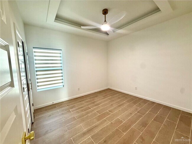 Building Photo - 13 Brookside Bend St