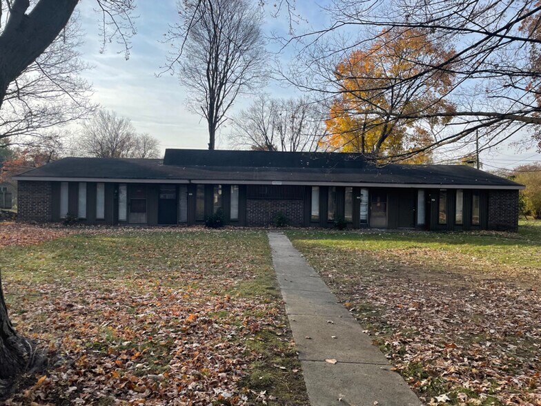 Primary Photo - 4920 Old Maysville Rd