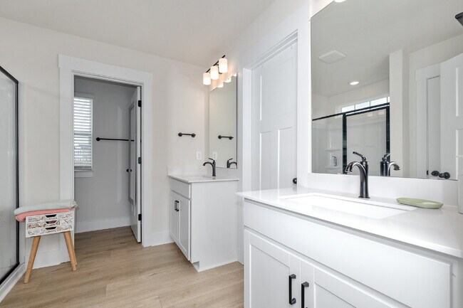 Building Photo - Stylish 3BR/2.5BA Craftsman Home with Loft...