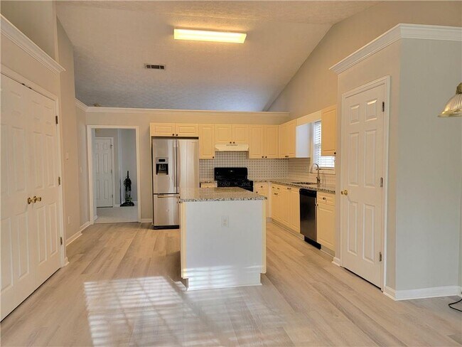 Building Photo - 784 Steffi Ct NW