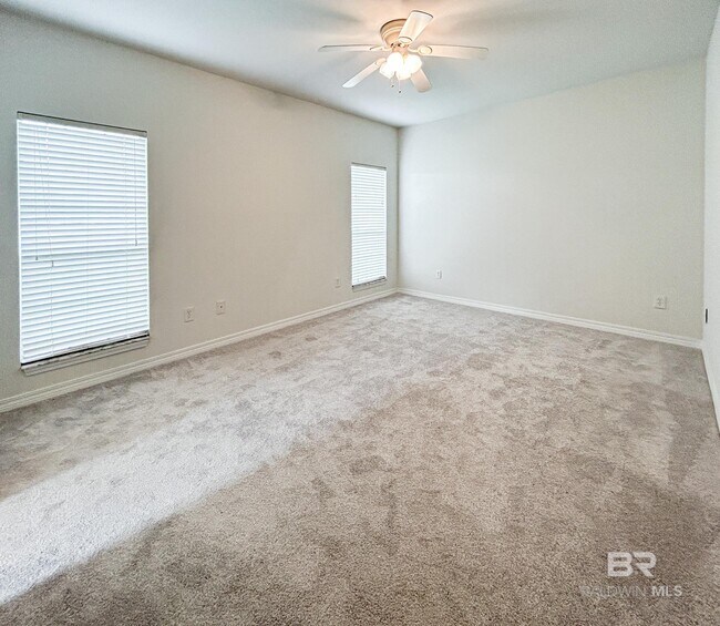 Building Photo - 33171 Stables Dr