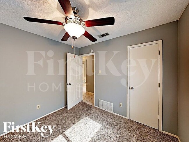 Building Photo - 503 Benedict Ln